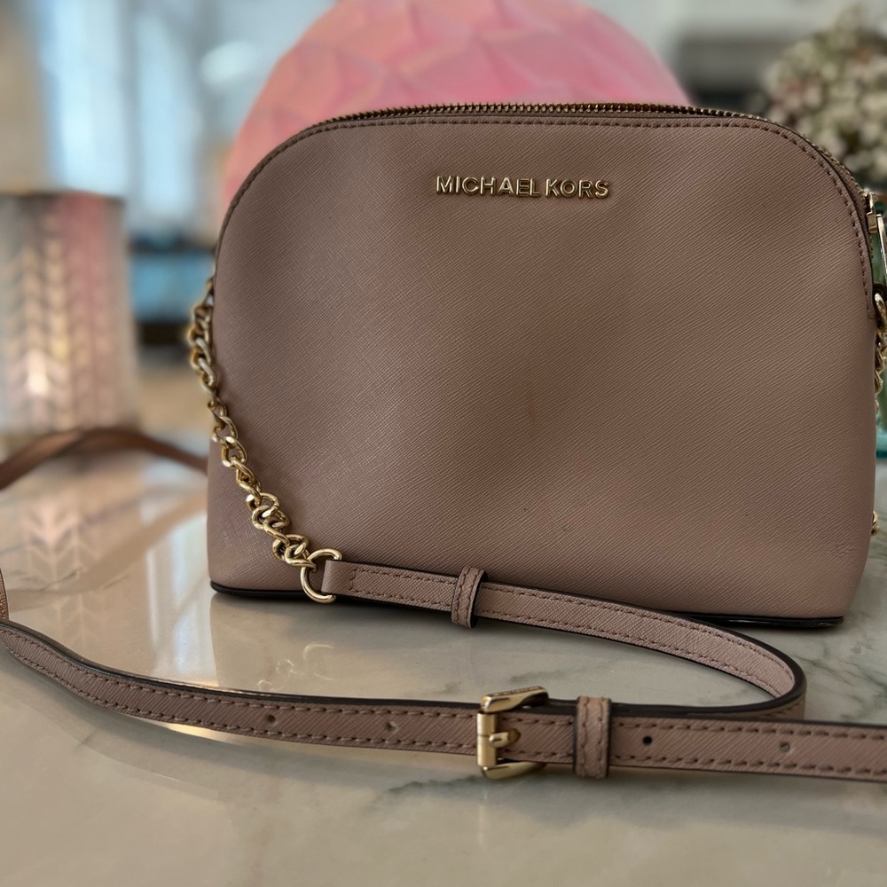 Michael Kors Dome Crossbody Bag w/ adjustable straps chain decor Pink